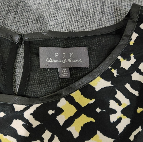 PJK Abstract Print Blouse - Medium - Picture 2 of 10